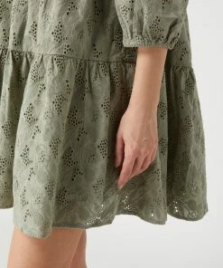 YAS Minikleid Aus Bio-Baumwolle Mit Lochstickereien Modell 'Nadine' - Schilf -Vera Wang Shop 65a54e2h8p54ihic753k2la36h8kadil8l444lac9ssl6kakal2kue2c9l84ai9k618l4cic8l2l2l2ha13j6cr4ccpm4pj2c4o3achkchgmcob1cli36d336grmccj464omac0