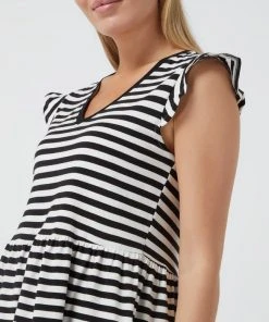 Only Minikleid Mit Streifenmuster Modell 'May' - Schwarz -Vera Wang Shop 6kp50gq665644c2l84skue1k854j4h25919kcchg6t35ckppakpkic9k8t23ijq76964mdimaopkgiaf74o32d326th66ohl6soj0ohk6cpj4eb16spmcc9pchh36db5ckpj0c0