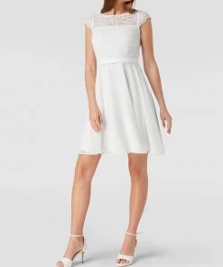 V.M. Cocktailkleid In Minilänge Mit Floraler Spitze - Offwhite