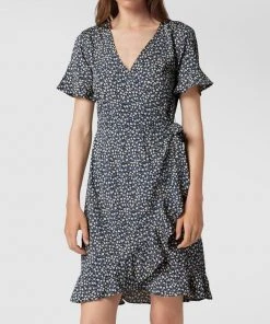 Only Knielanges Wickelkleid Mit Floralem Allover-Muster - Rauchblau -Vera Wang Shop 6t650khj853jaiho71348cqh88sj4jhh8tal4g9o9d2jehqe65632h9j9cs4shaj6kol8h2map5l8l1p94o3idr360pjae9i6kr3ae9k6kqjeo9jclim8c9k65hm6e3269h6ce0