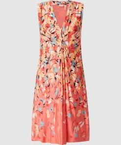 S.Oliver BLACK LABEL Kleid Aus Jersey - Koralle -Vera Wang Shop 84qjad2m94rjcla6acp48ihjah1jihql99130dhlap34iga46l7l2c1o652j2laj9l2jchq7ako5cd288t3m8dj26ti3ee3369h3gdhk6so3iohpc9h66chocli3gp1lcpj66e8