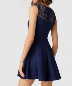 Lipsy Cocktailkleid Mit Floralen Stickereien - Marineblau 9 Lipsy Cocktailkleid Mit Floralen Stickereien - Marineblau -Vera Wang Shop 8564ek9nah2jedi7991kkc2h8h458ka89ta4uci170skcc2ea184gli76183eiq6ap1l8lai9h158h1o613m8chj65h66pj471j68dpk6pi62o9hccp34cpkccp3aohj6krm4p8