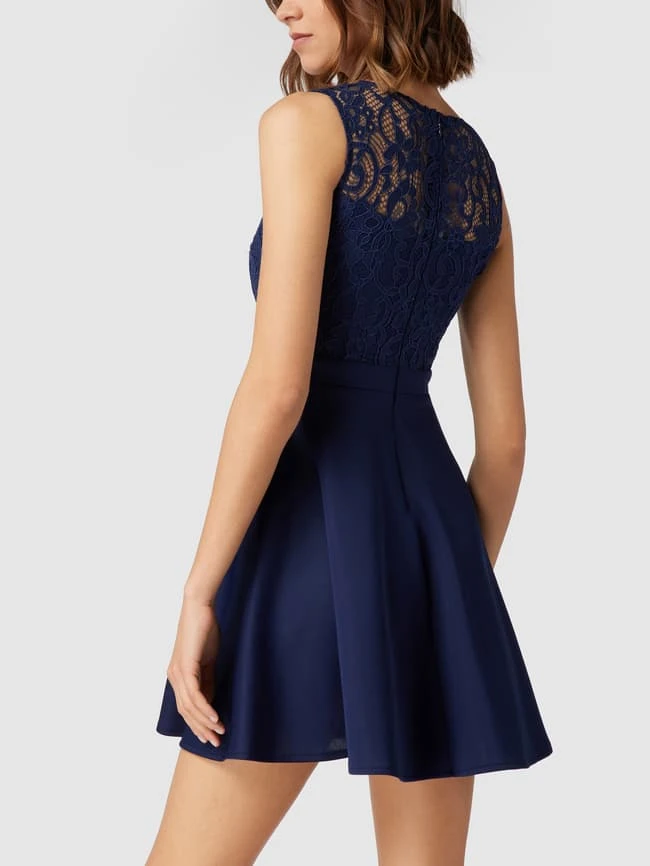 Lipsy Cocktailkleid Mit Floralen Stickereien - Marineblau 5 Lipsy Cocktailkleid Mit Floralen Stickereien - Marineblau – Bild 5