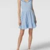 Guess Minikleid Mit Floralem Lochstickmuster - Hellblau