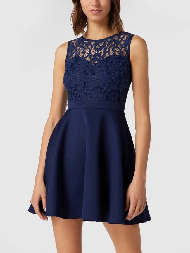 Lipsy Cocktailkleid Mit Floralen Stickereien - Marineblau 4 Lipsy Cocktailkleid Mit Floralen Stickereien - Marineblau – Bild 4