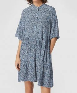 Jake*s Casual Knielanges Kleid Mit Floralem Allover-Muster - Jeans -Vera Wang Shop 9sp3cgqh6t8l2l258gp4gh9g85b4uk2j6p64udq16l858ga49grj6k2a9p54keal695j6hpl6l13gh24853m6p9k65j30c366lj32e9kc8r6aoj36lhm4opg60pj6d9g6dh6aog