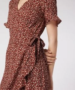 Only Knielanges Wickelkleid Mit Floralem Allover-Muster - Rostrot -Vera Wang Shop 9t230h9o69al6ji88p13gjia88qj2e9n88pl8iia6sq4kdqf853l8i258d2l0k1g61146cac8ss4gji16so3gdj1c5imapj6c8o3ae1kccs64ob160q3gopl71gm4opocoq64dg