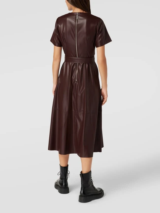 HUGO Midikleid In Leder-Optik Modell 'Kallea' - Mittelbraun 5 HUGO Midikleid In Leder-Optik Modell 'Kallea' - Mittelbraun – Bild 5