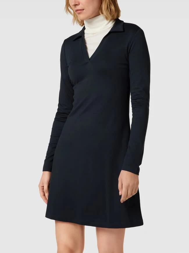 Esprit Knielanges Kleid Mit V-Ausschnitt - Schwarz 4 Esprit Knielanges Kleid Mit V-Ausschnitt - Schwarz – Bild 4