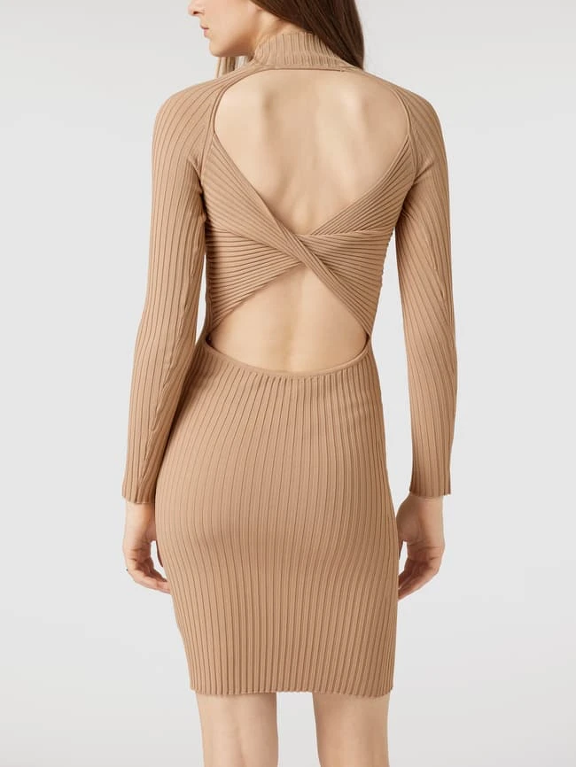 Guess Knielanges Kleid In Ripp-Optik - Sand 5 Guess Knielanges Kleid In Ripp-Optik - Sand – Bild 5